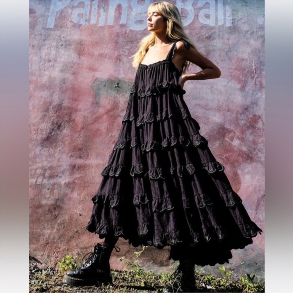 😍🖤 Iniika Choo Scallop Frill Dress (Iva Biggdres) Sz 2 Color: Black NWT! 🖤😍